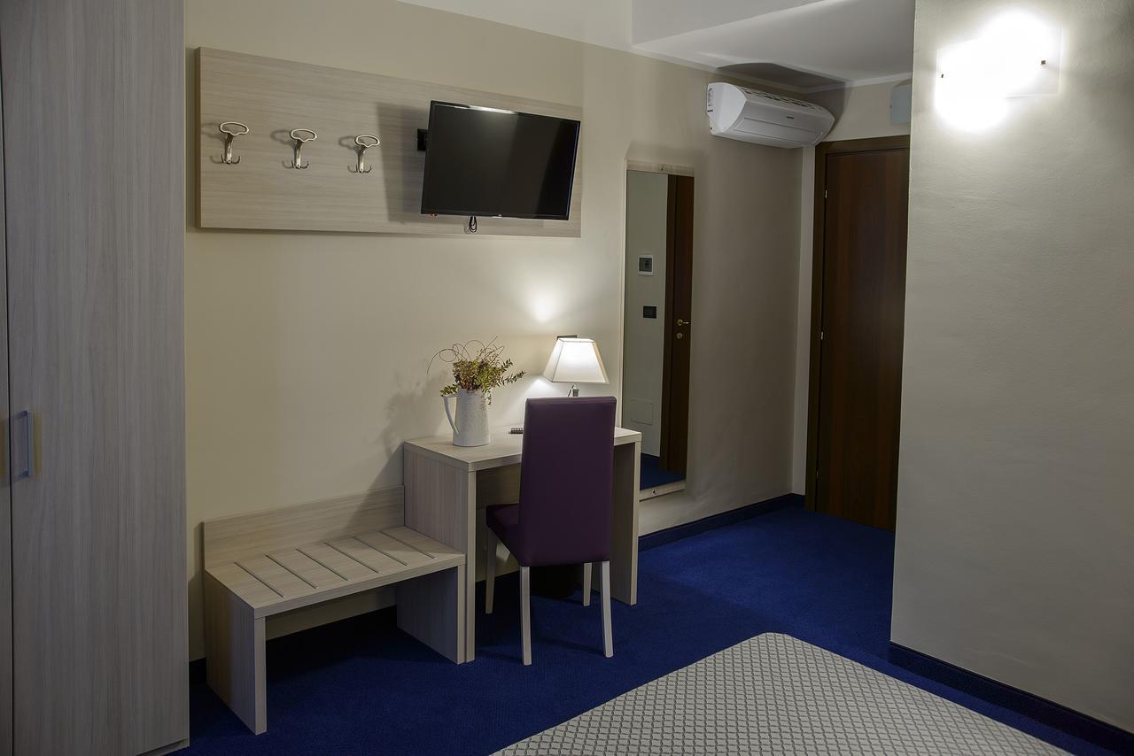 Triple Room,517665336:JPEG